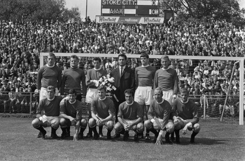 Foto van Ajax - Stoke City 5 - 3 (7-8-1965)