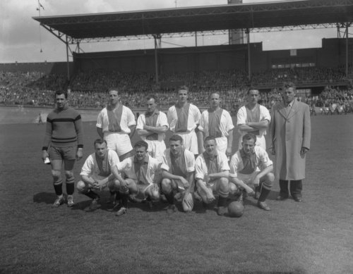 Foto BVC Amsterdam - Ajax 1 - 5 (19-5-1957)