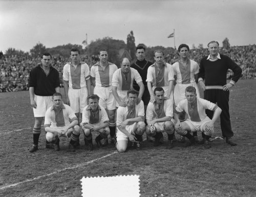 Foto van RC Heemstede - Ajax 3 - 3 (23-5-1954)
